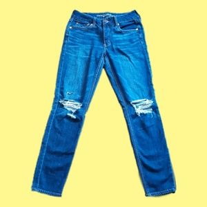 Tomgirl American Outfitters Ripped Jeans